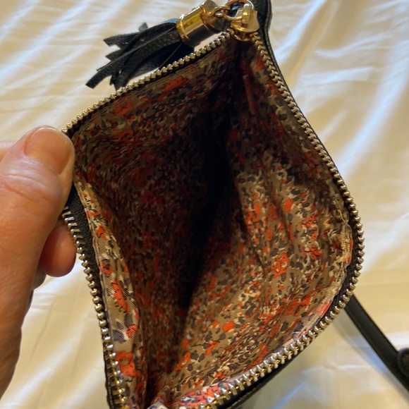 2 Vegan Leather cross body bags black and camel - Picture 6 of 10